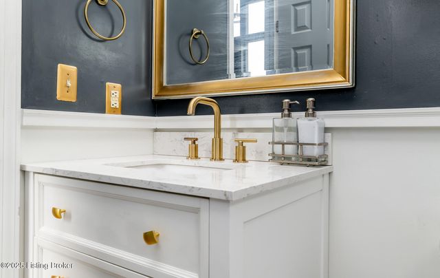 8108 Bohannon Station Rd, Louisville, KY 40291