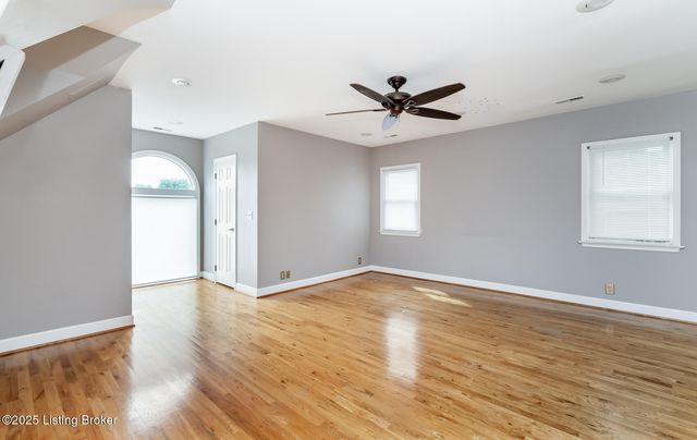 8108 Bohannon Station Rd, Louisville, KY 40291