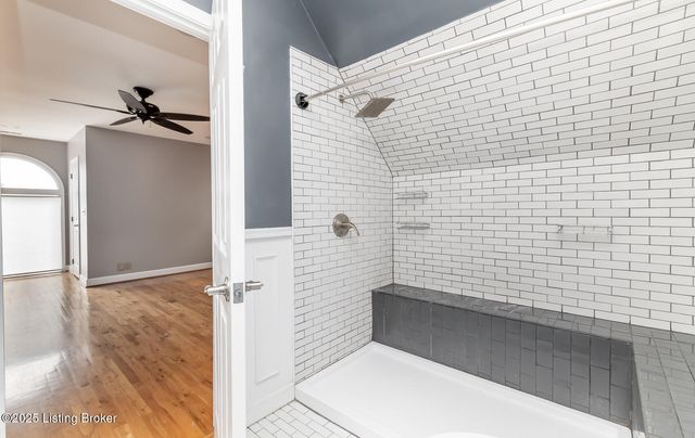 8108 Bohannon Station Rd, Louisville, KY 40291