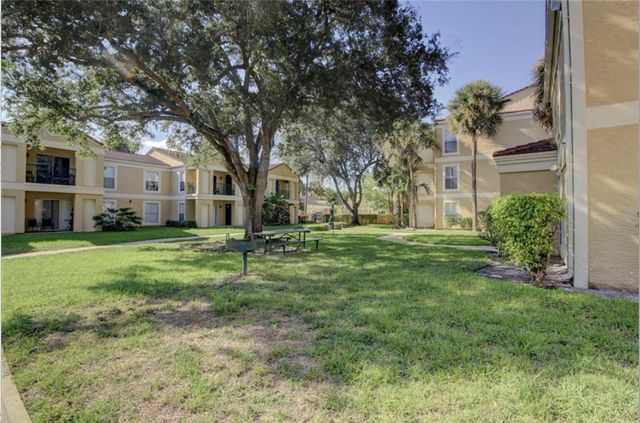 833 RIVERSIDE Drive 824, Coral Springs, FL 33071