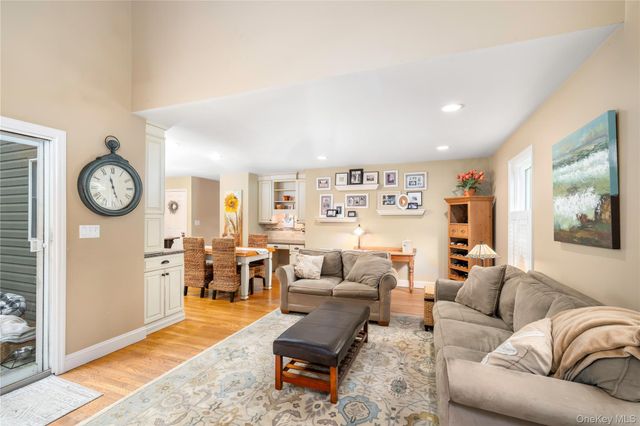 3 Heathbrook Drive, Poughkeepsie, NY 12603