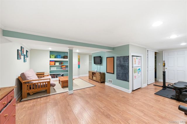 3 Heathbrook Drive, Poughkeepsie, NY 12603