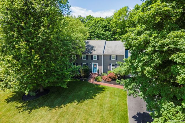 3 Heathbrook Drive, Poughkeepsie, NY 12603