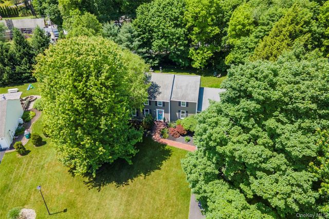 3 Heathbrook Drive, Poughkeepsie, NY 12603
