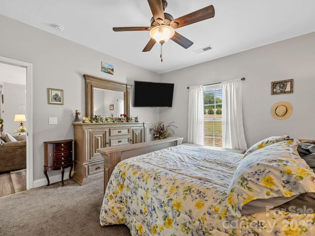 1076 Mcswain Road, Chesnee, SC 29323