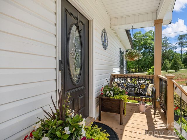1076 Mcswain Road, Chesnee, SC 29323