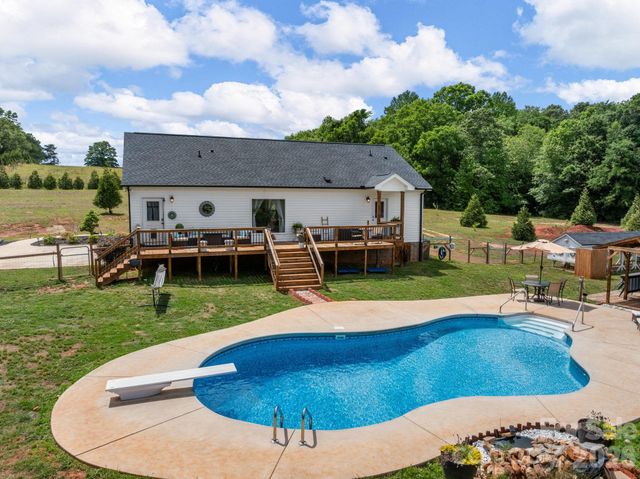 1076 Mcswain Road, Chesnee, SC 29323
