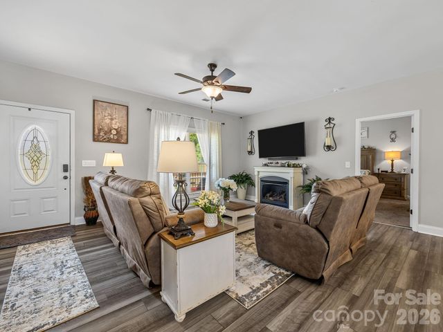 1076 Mcswain Road, Chesnee, SC 29323