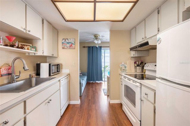 944 MADRID DRIVE, Palm Harbor, FL 34684