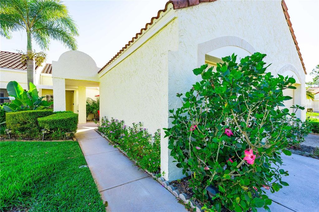 Image 2 of property listing at 944 MADRID DRIVE, Palm Harbor, FL 34684