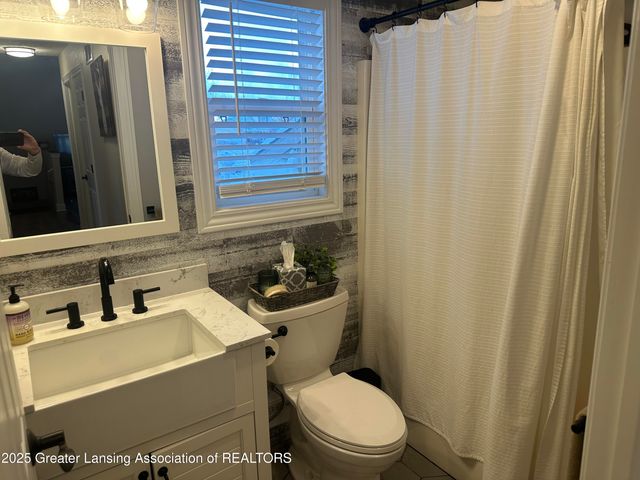 1334 Porter Drive, Charlotte, MI 48813