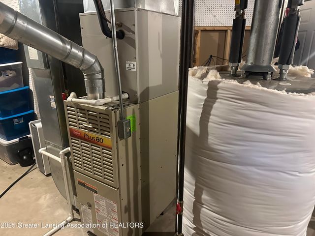 1334 Porter Drive, Charlotte, MI 48813