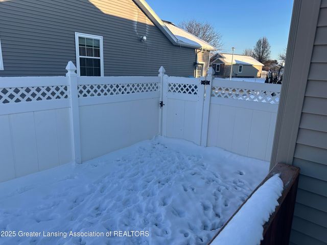 1334 Porter Drive, Charlotte, MI 48813