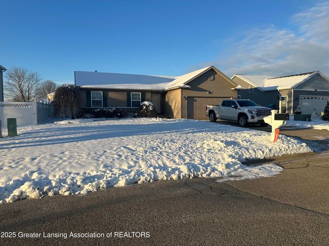 1334 Porter Drive, Charlotte, MI 48813