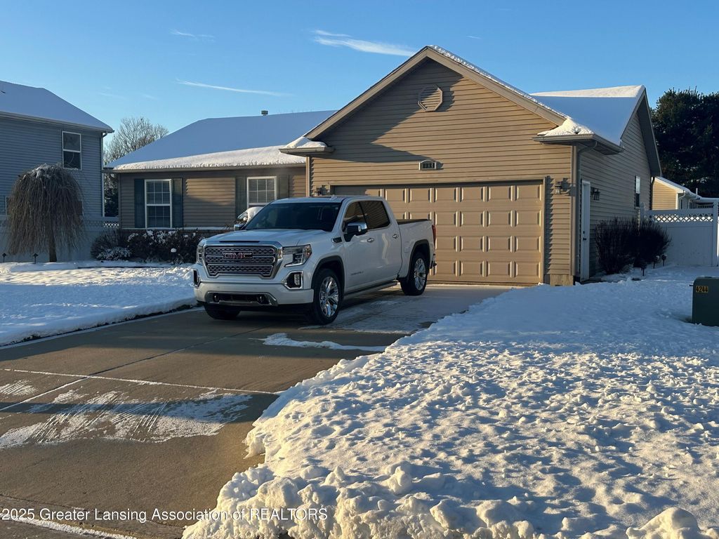 1334 Porter Drive, Charlotte, MI 48813