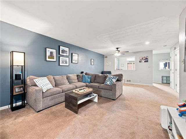 324 Surrey Place 324, Macungie Boro, PA 18062