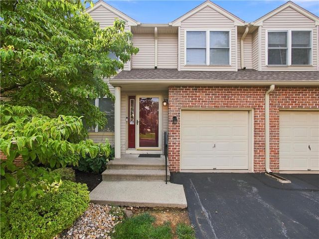 324 Surrey Place 324, Macungie Boro, PA 18062