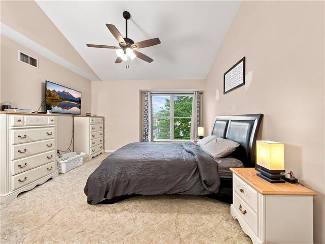 324 Surrey Place 324, Macungie Boro, PA 18062