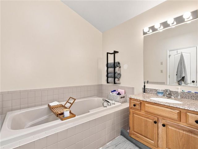 324 Surrey Place 324, Macungie Boro, PA 18062