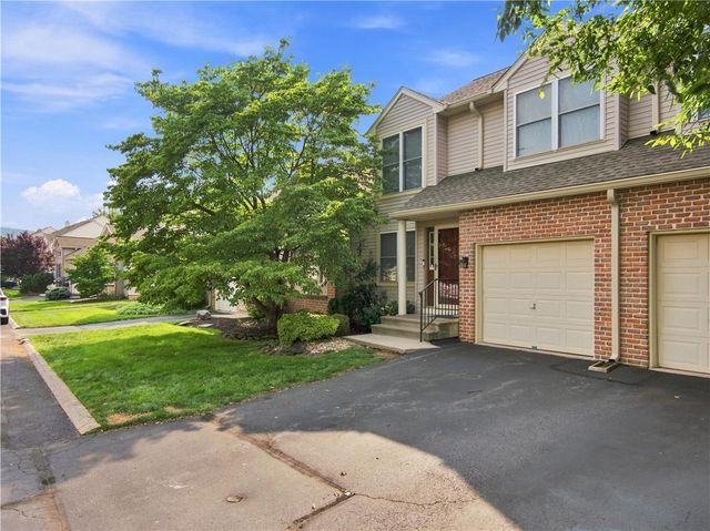 324 Surrey Place 324, Macungie Boro, PA 18062
