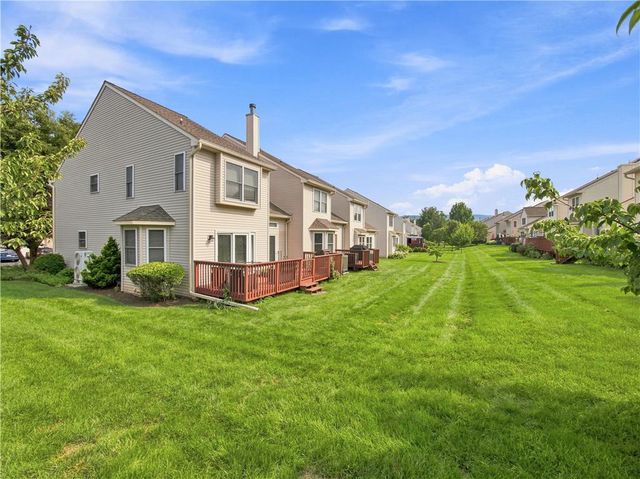 324 Surrey Place 324, Macungie Boro, PA 18062