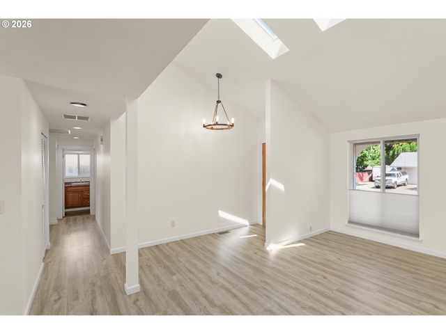 1522 Ne 21ST St, Gresham, OR 97030