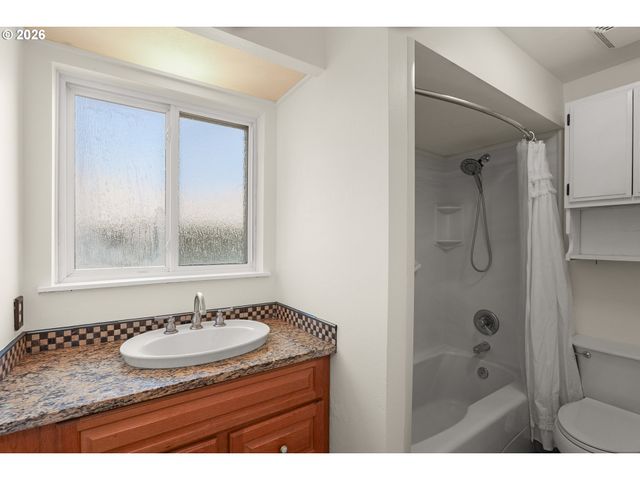 1522 Ne 21ST St, Gresham, OR 97030