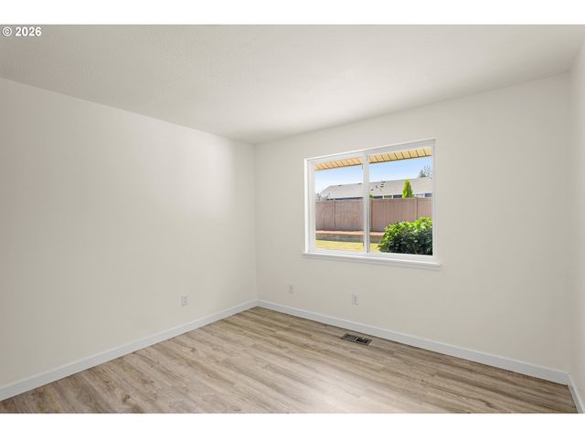 1522 Ne 21ST St, Gresham, OR 97030