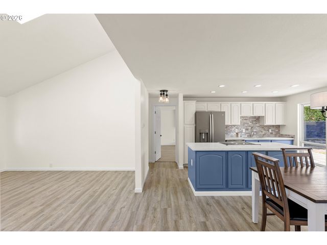 1522 Ne 21ST St, Gresham, OR 97030