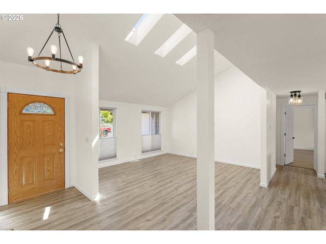 1522 Ne 21ST St, Gresham, OR 97030