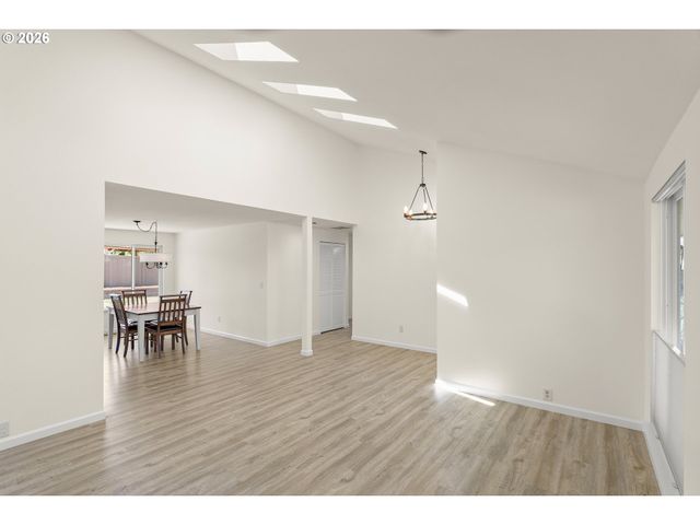 1522 Ne 21ST St, Gresham, OR 97030