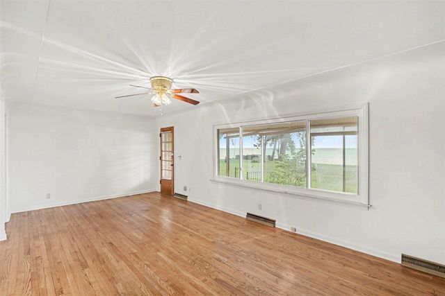 6458 Lakeshore Road, Lakeport, MI 48059