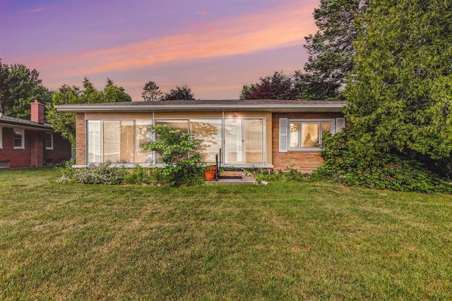 6458 Lakeshore Road, Lakeport, MI 48059