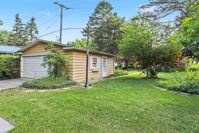 6458 Lakeshore Road, Lakeport, MI 48059