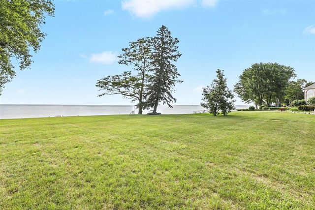 6458 Lakeshore Road, Lakeport, MI 48059