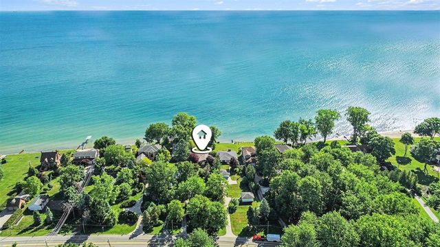 6458 Lakeshore Road, Lakeport, MI 48059
