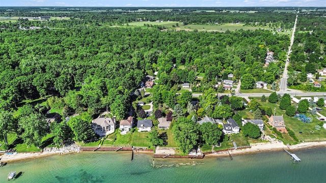 6458 Lakeshore Road, Lakeport, MI 48059