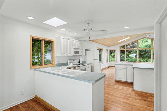 6458 Lakeshore Road, Lakeport, MI 48059