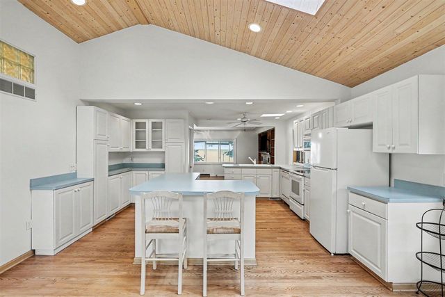 6458 Lakeshore Road, Lakeport, MI 48059