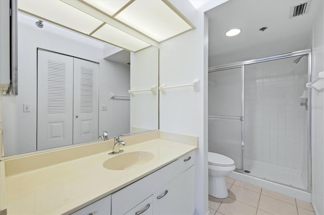 3740 PINEBROOK CIRCLE 207, Bradenton, FL 34209