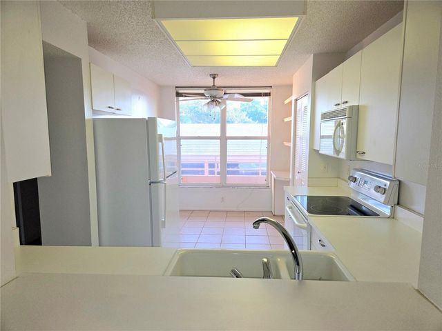 3740 PINEBROOK CIRCLE 207, Bradenton, FL 34209