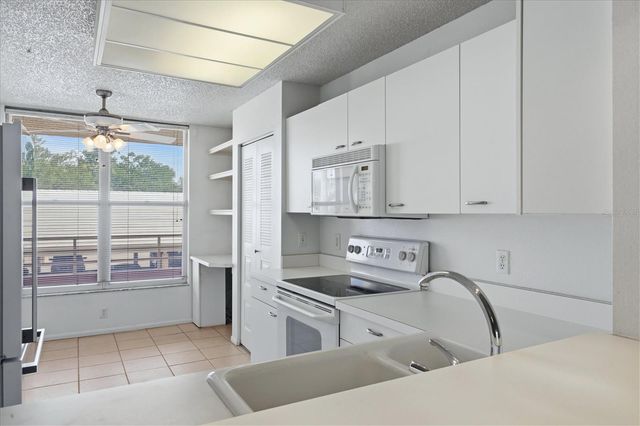 3740 PINEBROOK CIRCLE 207, Bradenton, FL 34209