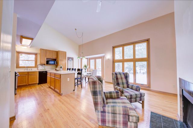 825 Brookside Drive, Ann Arbor, MI 48105