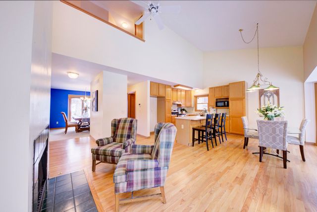 825 Brookside Drive, Ann Arbor, MI 48105