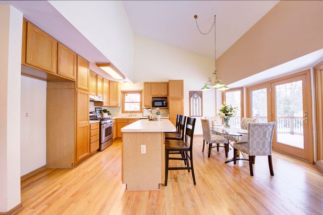 825 Brookside Drive, Ann Arbor, MI 48105