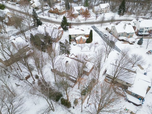 825 Brookside Drive, Ann Arbor, MI 48105