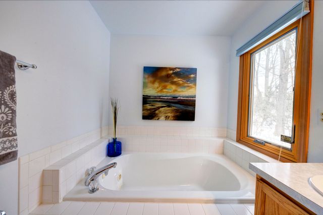 825 Brookside Drive, Ann Arbor, MI 48105