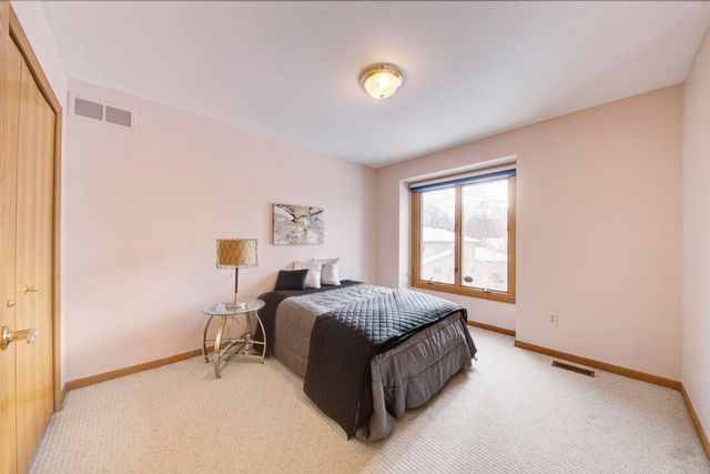 825 Brookside Drive, Ann Arbor, MI 48105