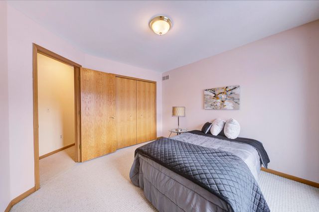 825 Brookside Drive, Ann Arbor, MI 48105