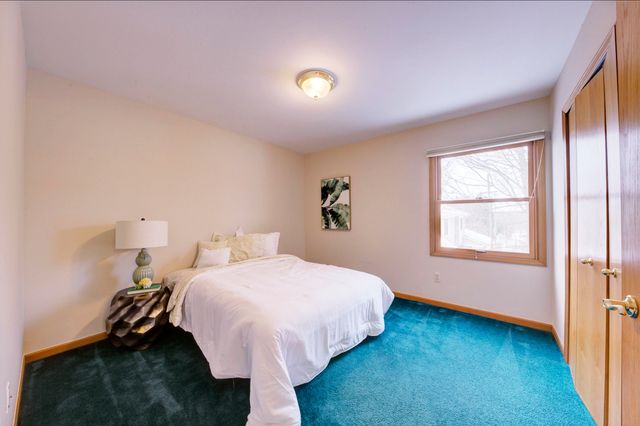 825 Brookside Drive, Ann Arbor, MI 48105